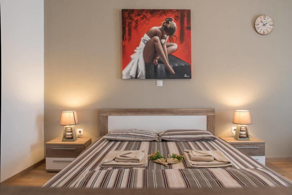 Polýgyros Michalis Apartments מראה חיצוני תמונה